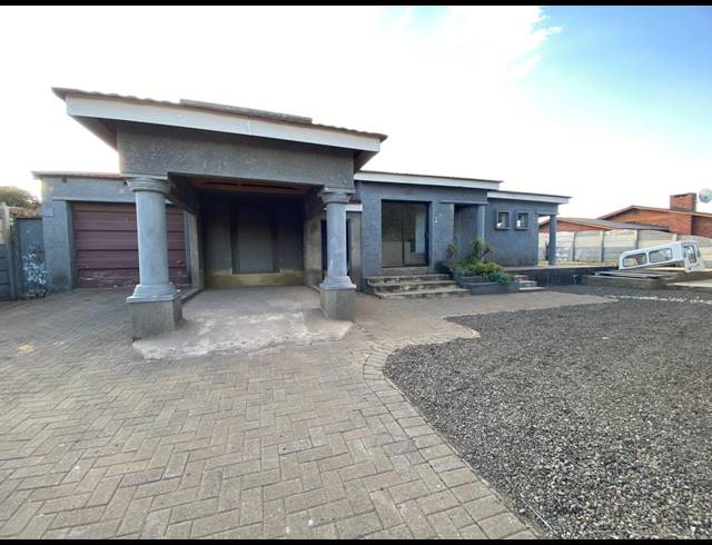 3 BEDROOM HOUSE FOR SALE IN VANDERBIJLPARK CW 4